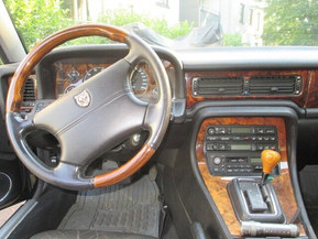 Jaguar XJ6
