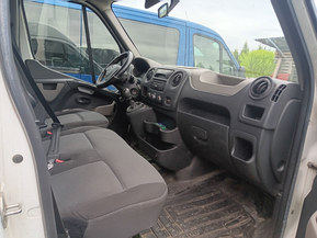 Nissan NV400