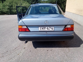Mercedes-Benz 200