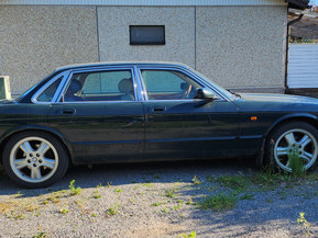 Jaguar XJ8