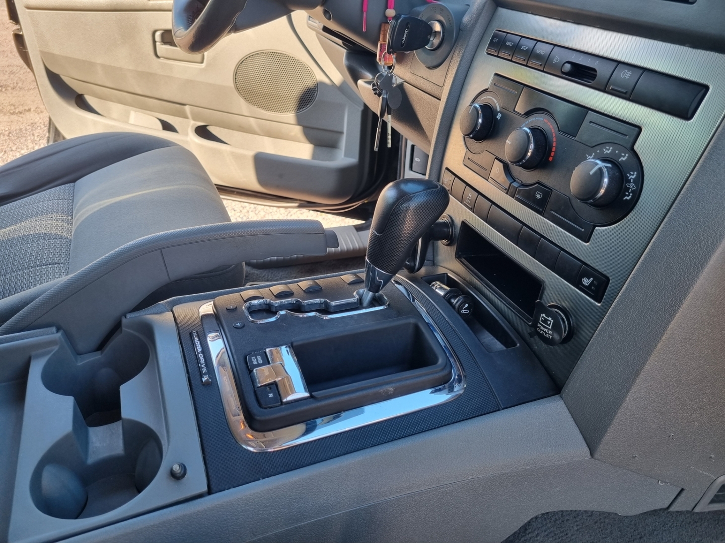 Jeep Grand Cherokee 3,0 CRD A5 QT LAREDO 2008, photo 6/14