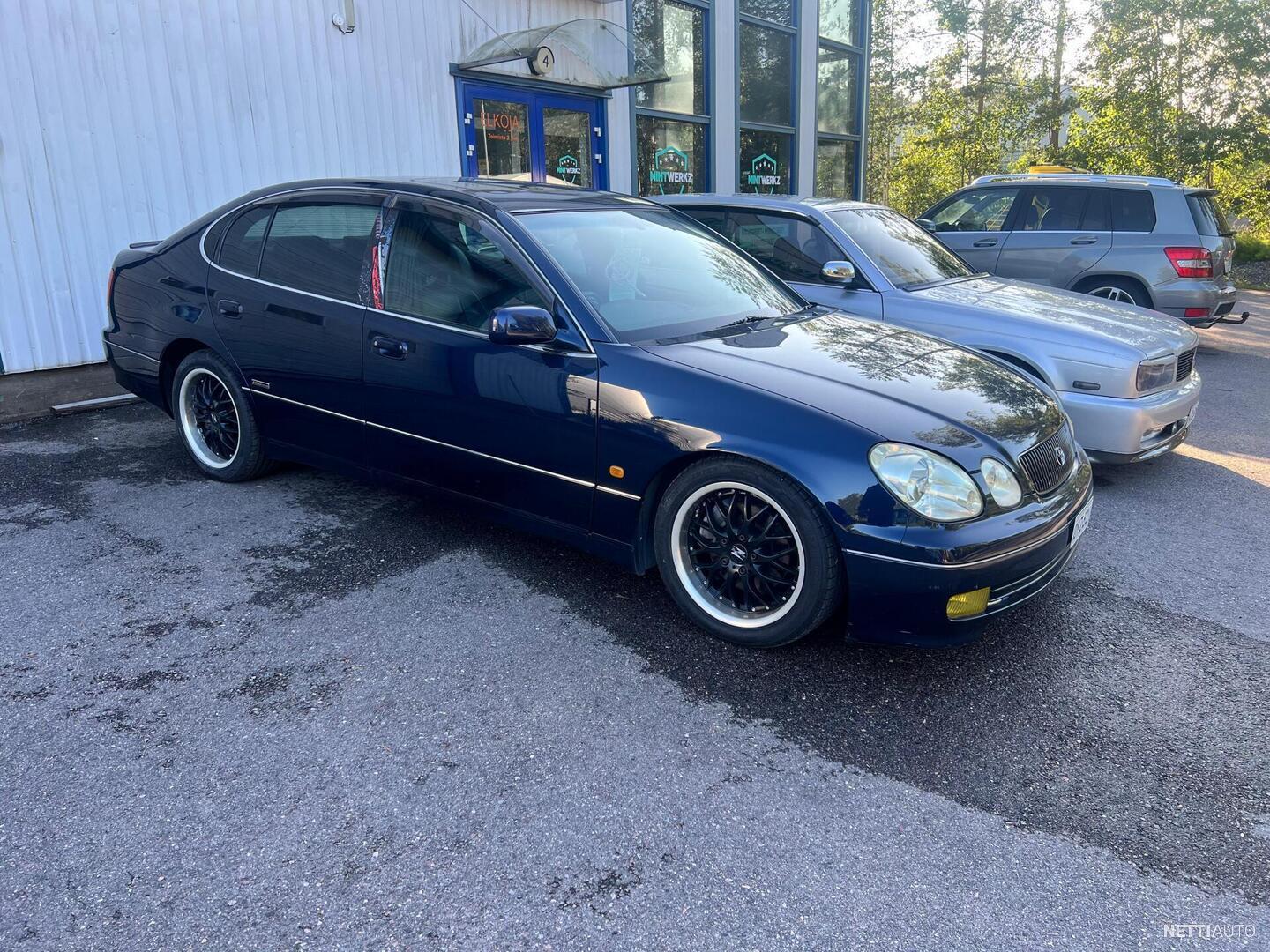 32 / 32