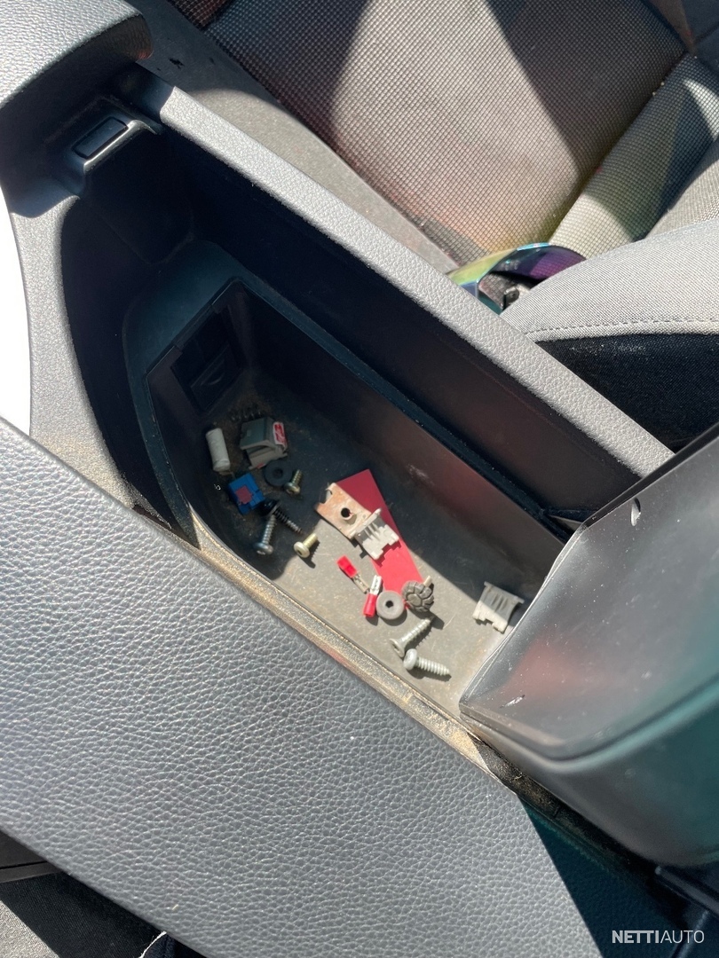 8 / 11