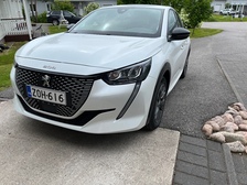Peugeot e-208