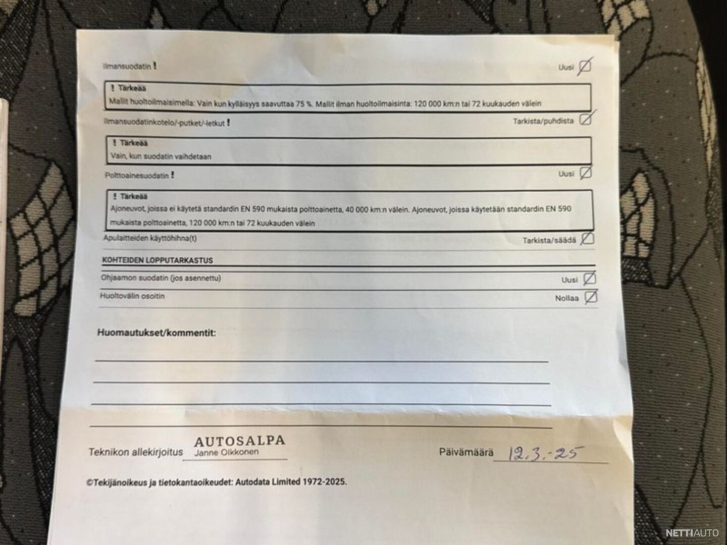 25 / 33