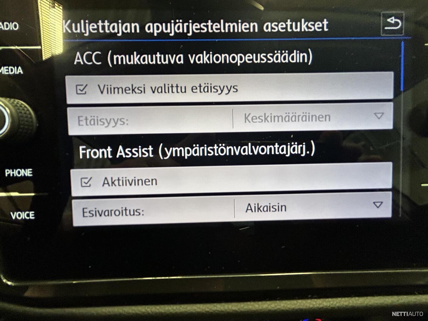 19 / 23