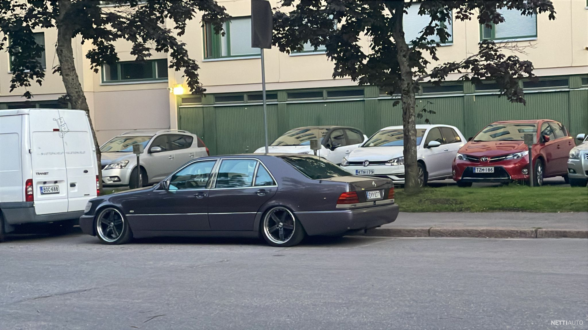 1 / 11