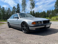 BMW 740