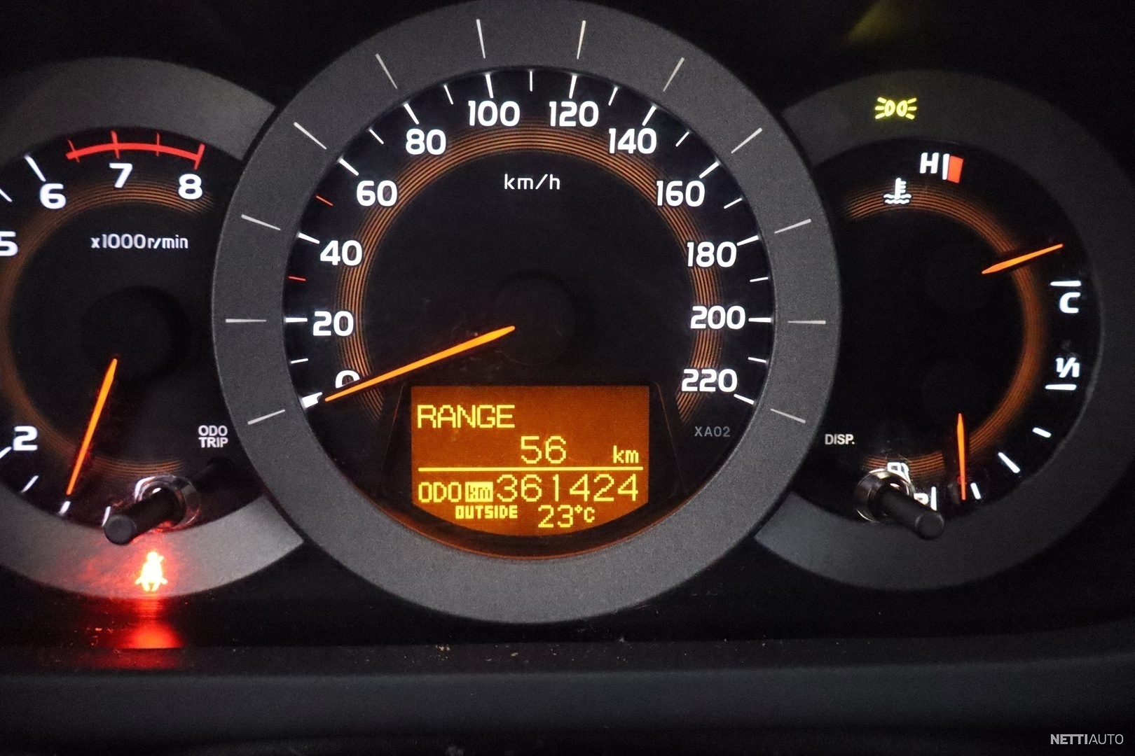 23 / 51