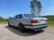 BMW 740