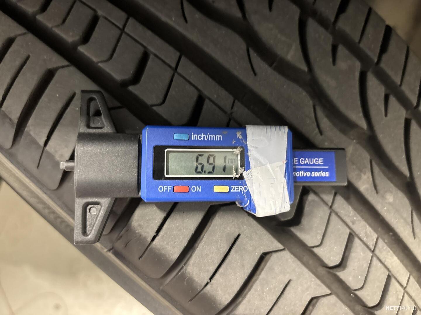 32 / 34