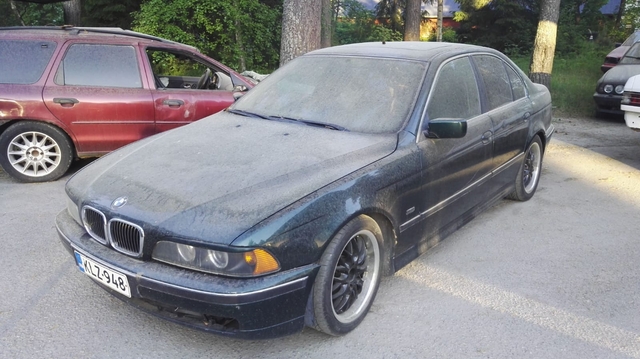BMW 528