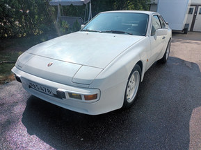 Porsche 944