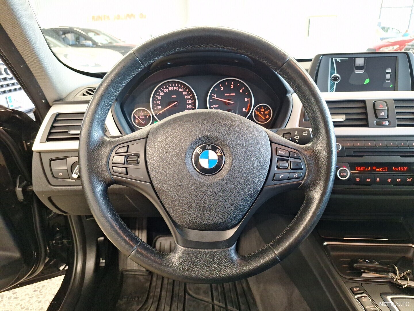 11 / 23