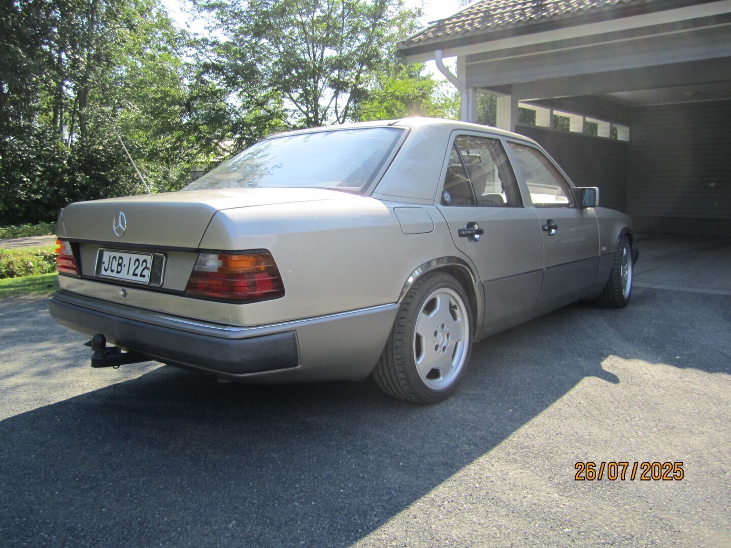 Mercedes-Benz E 230 1990, kuva 4/7