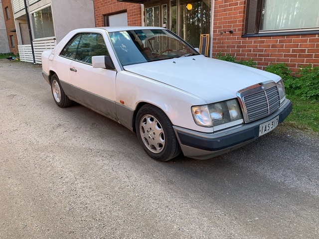 Mercedes-Benz 230