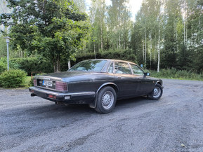 Jaguar XJ6