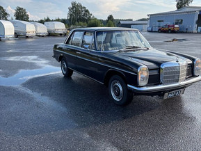 Mercedes-Benz 220