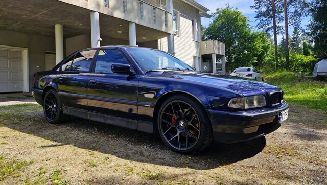 BMW 740