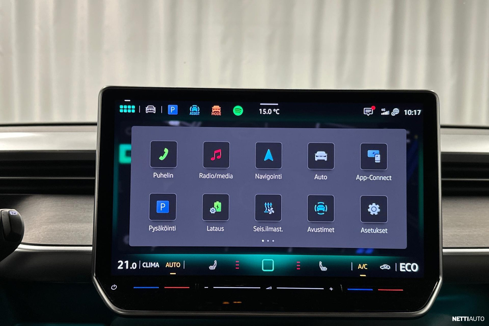 36 / 40