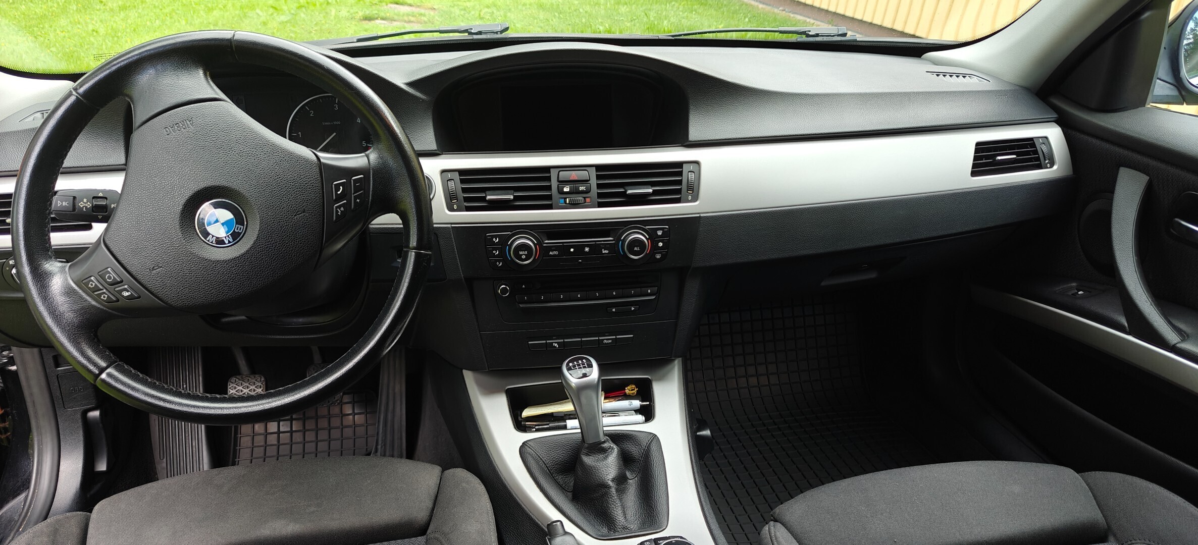 BMW 320 2010, photo 7/9