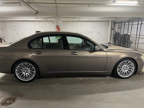 BMW 745