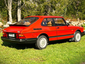 Saab 900