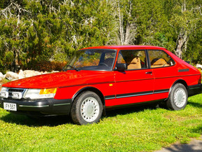 Saab 900