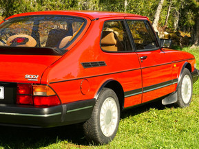 Saab 900