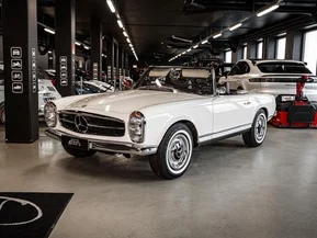 Mercedes-Benz 230