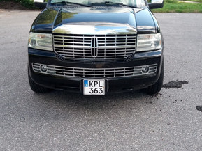 Lincoln Navigator