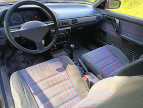 Mazda 323