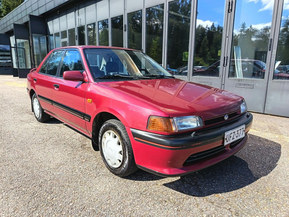 Mazda 323