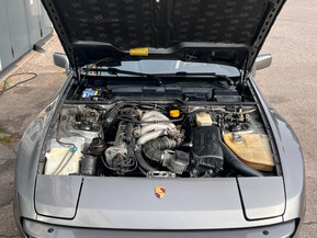 Porsche 944