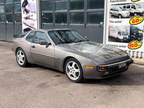 Porsche 944