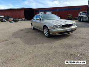 Jaguar XJ8