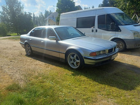 BMW 735