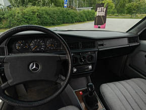 Mercedes-Benz 190