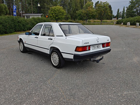 Mercedes-Benz 190
