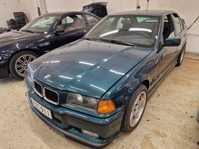 BMW 318iS
