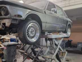 BMW 528
