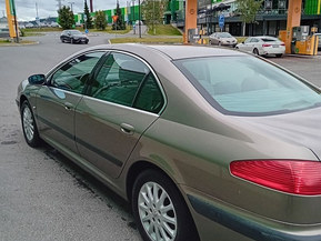 Peugeot 607