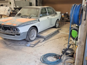 BMW 528