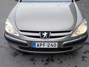 Peugeot 607