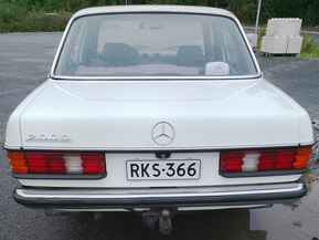 Mercedes-Benz 200