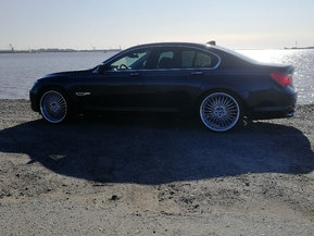 BMW 750