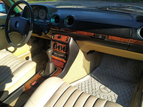 Mercedes-Benz 230