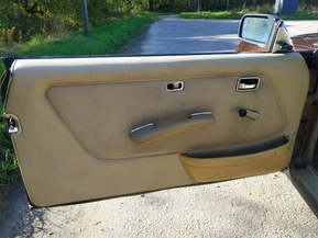 Mercedes-Benz 230