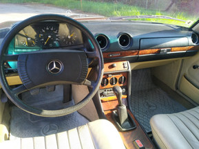 Mercedes-Benz 230