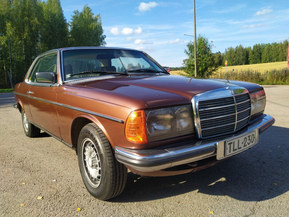 Mercedes-Benz 230